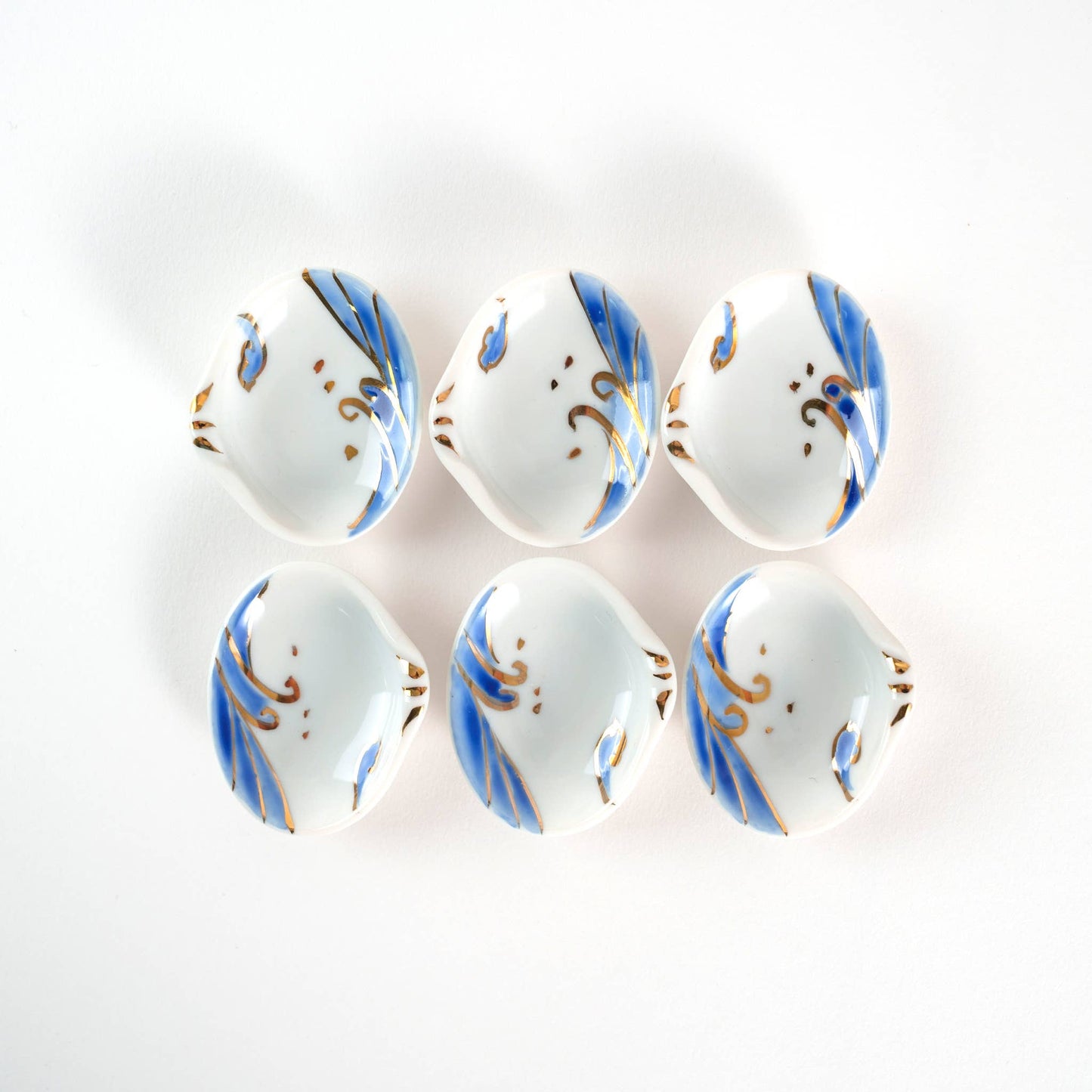 Hand-painted Seawave Shell Chopstick Rest