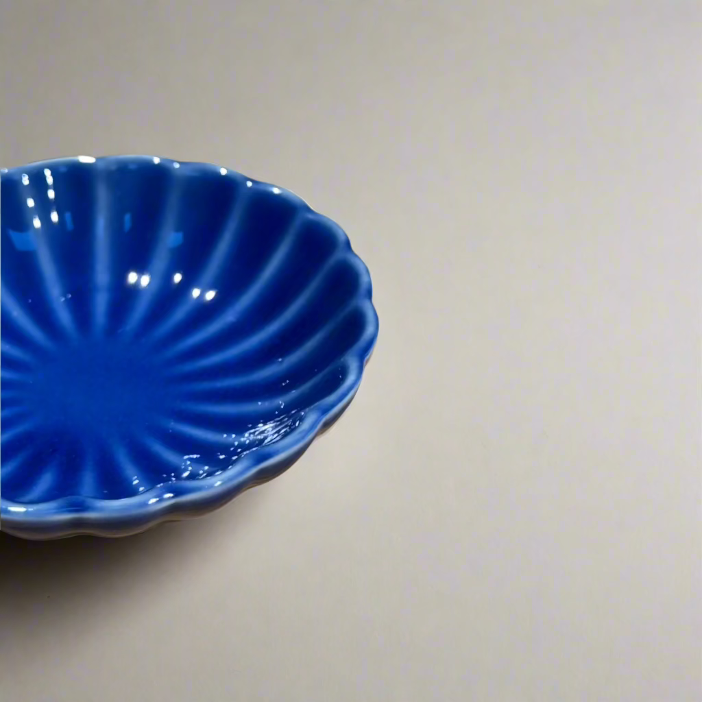 Chrysanthemum Dish- Blue