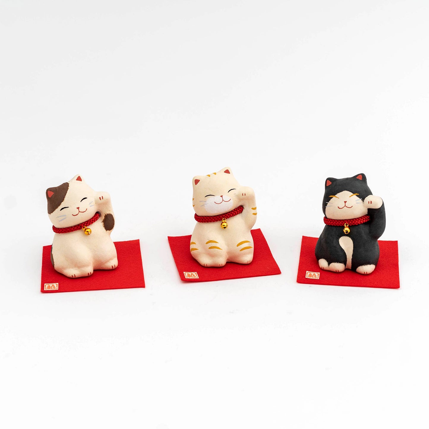 Lucky Cat Figurine: Black Cat