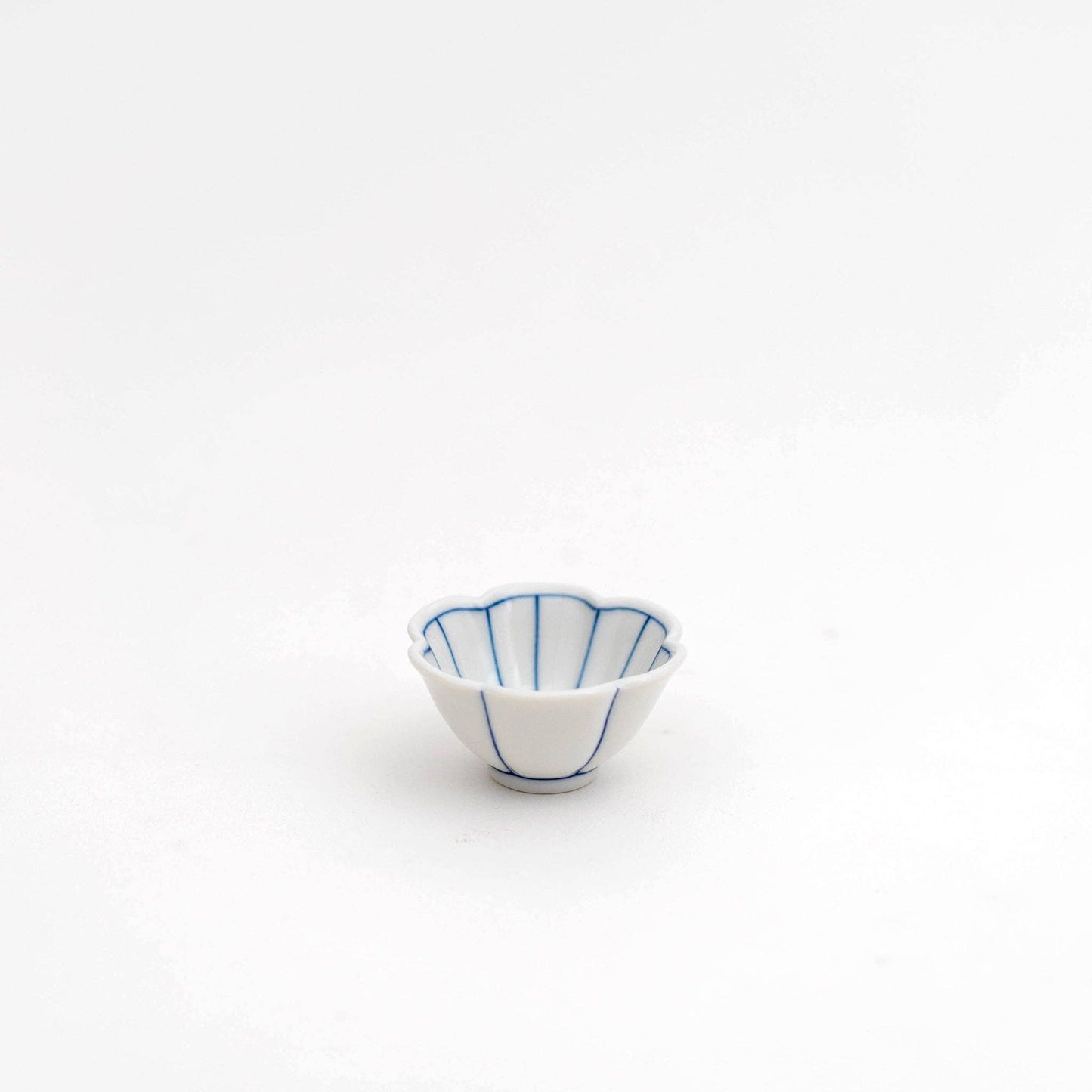 Hasami Ware Chrysanthemum Shape Mini Kobachi Bowl