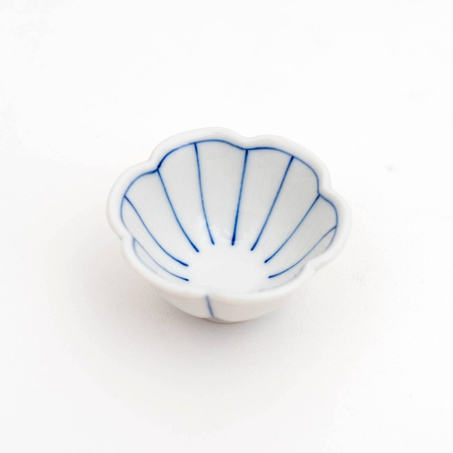 Hasami Ware Chrysanthemum Shape Mini Kobachi Bowl