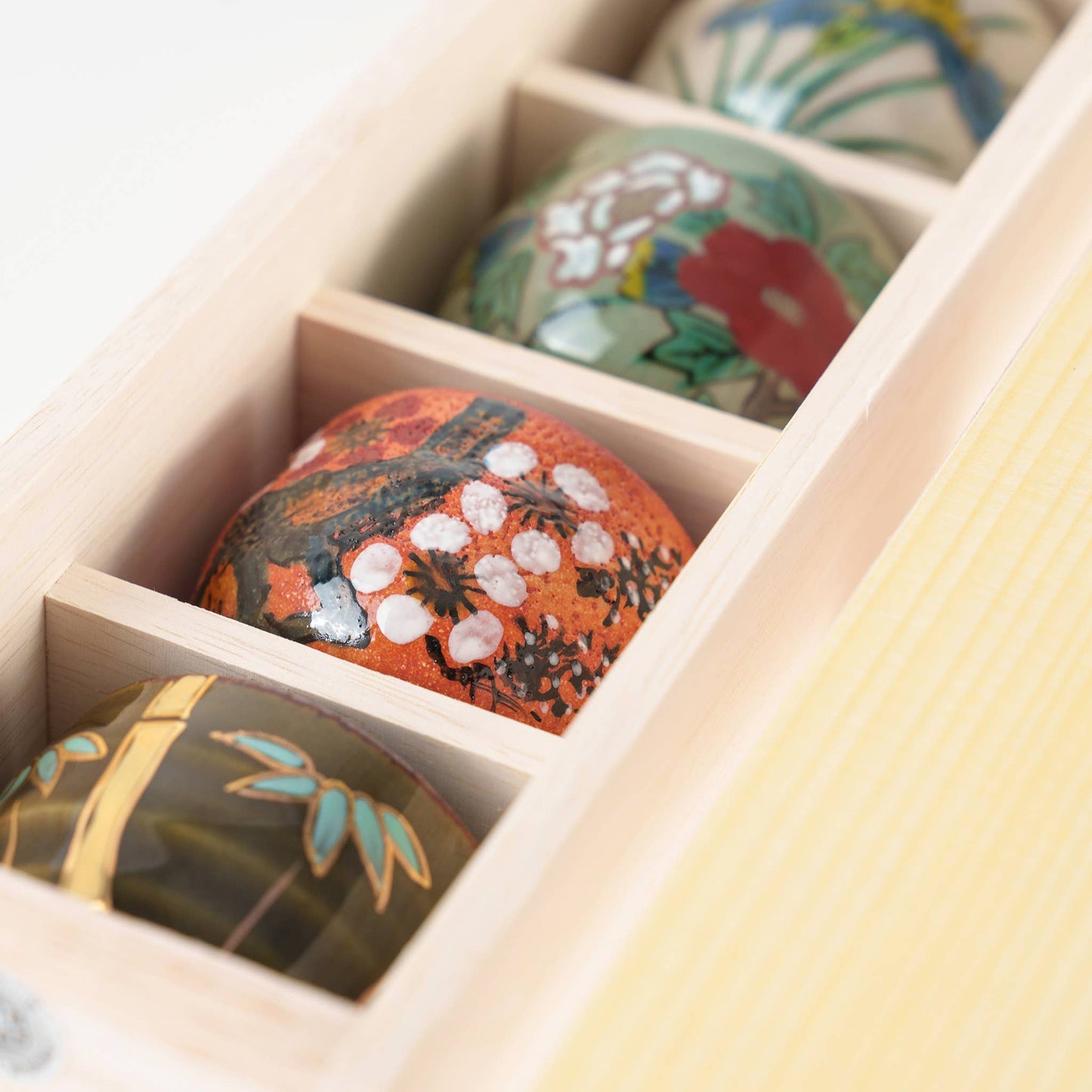 Kutani Yaki Handpainted Five Flowers Ochoko Sake Cup Set