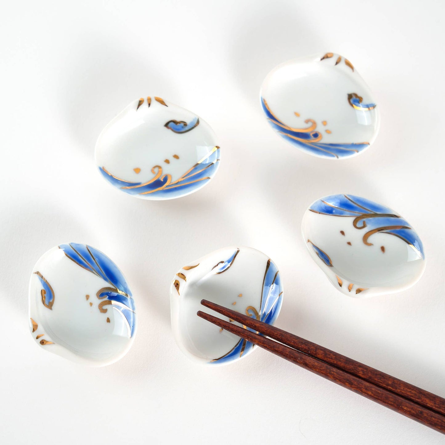 Hand-painted Seawave Shell Chopstick Rest