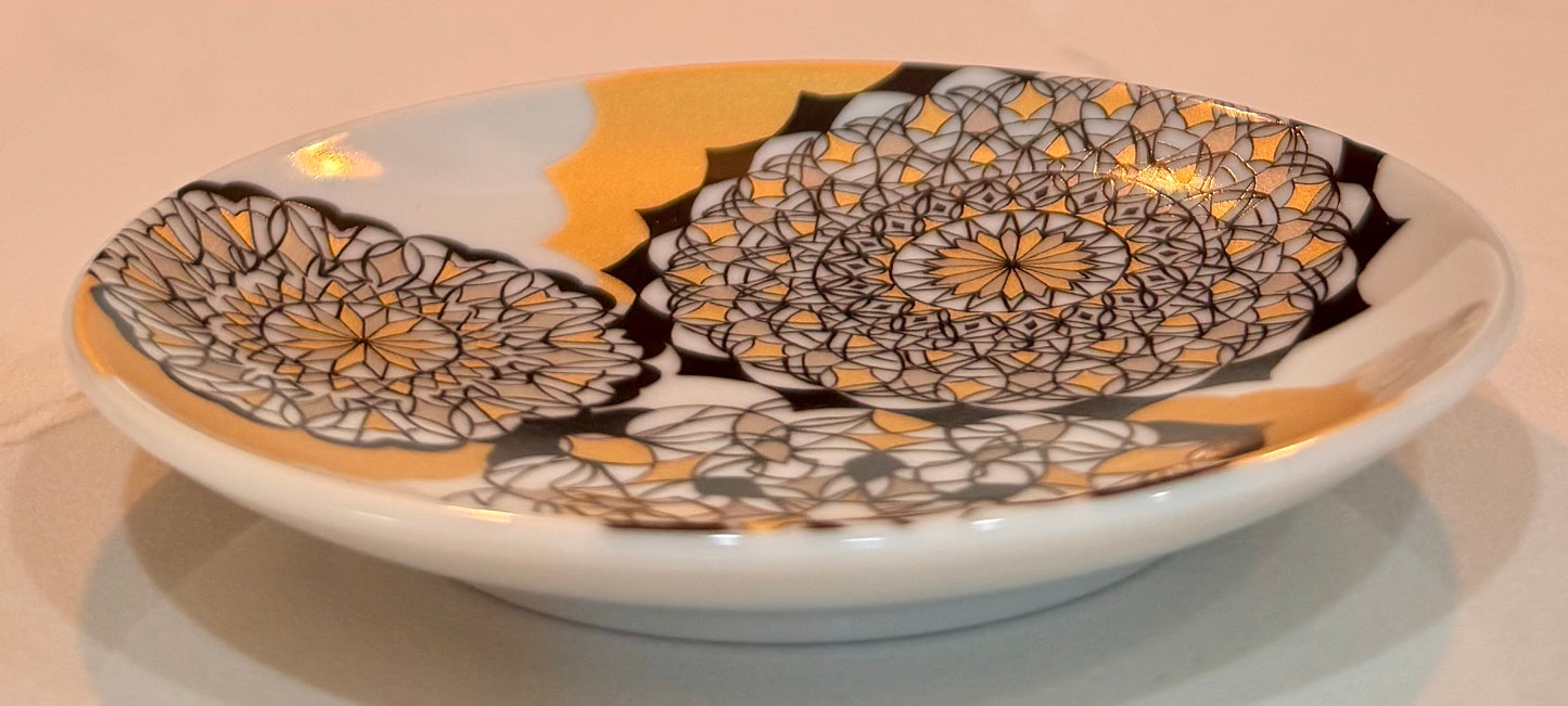 Kutani Modern Geo Gold Leaf Plate