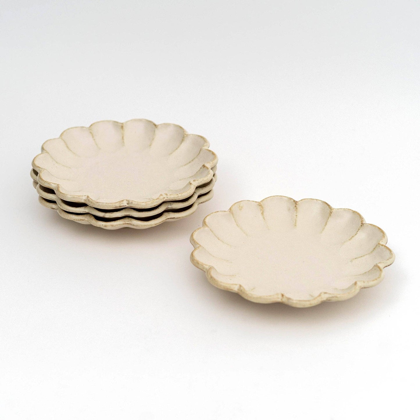 Rinka Plate by Kaneko Kohyo