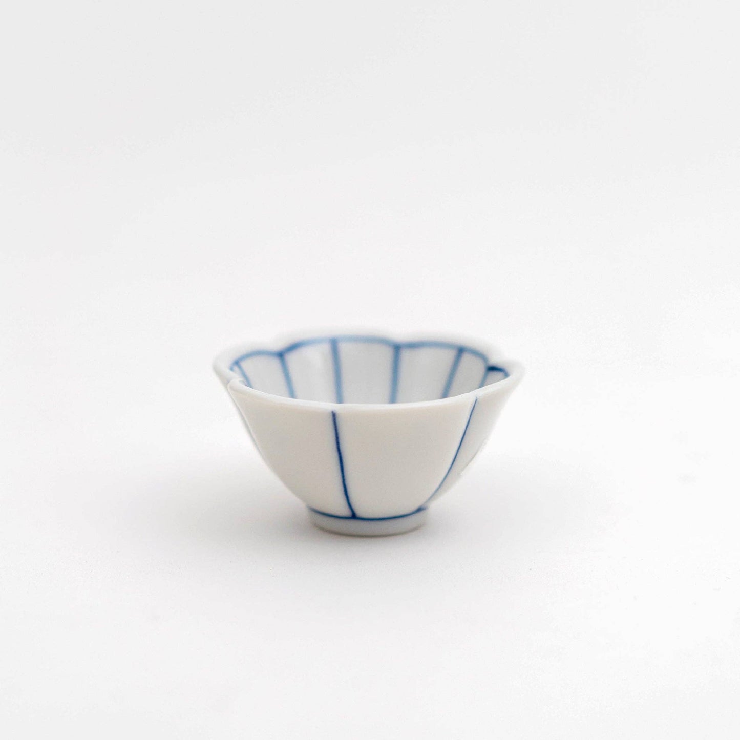Hasami Ware Chrysanthemum Shape Mini Kobachi Bowl