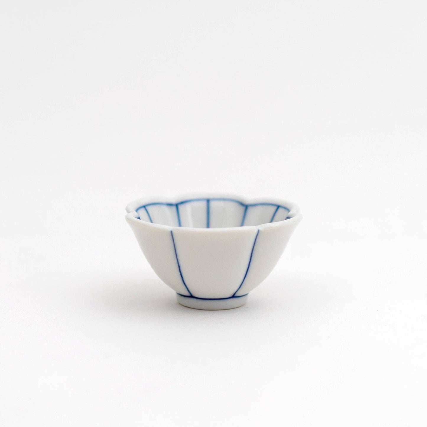 Hasami Ware Chrysanthemum Shape Mini Kobachi Bowl