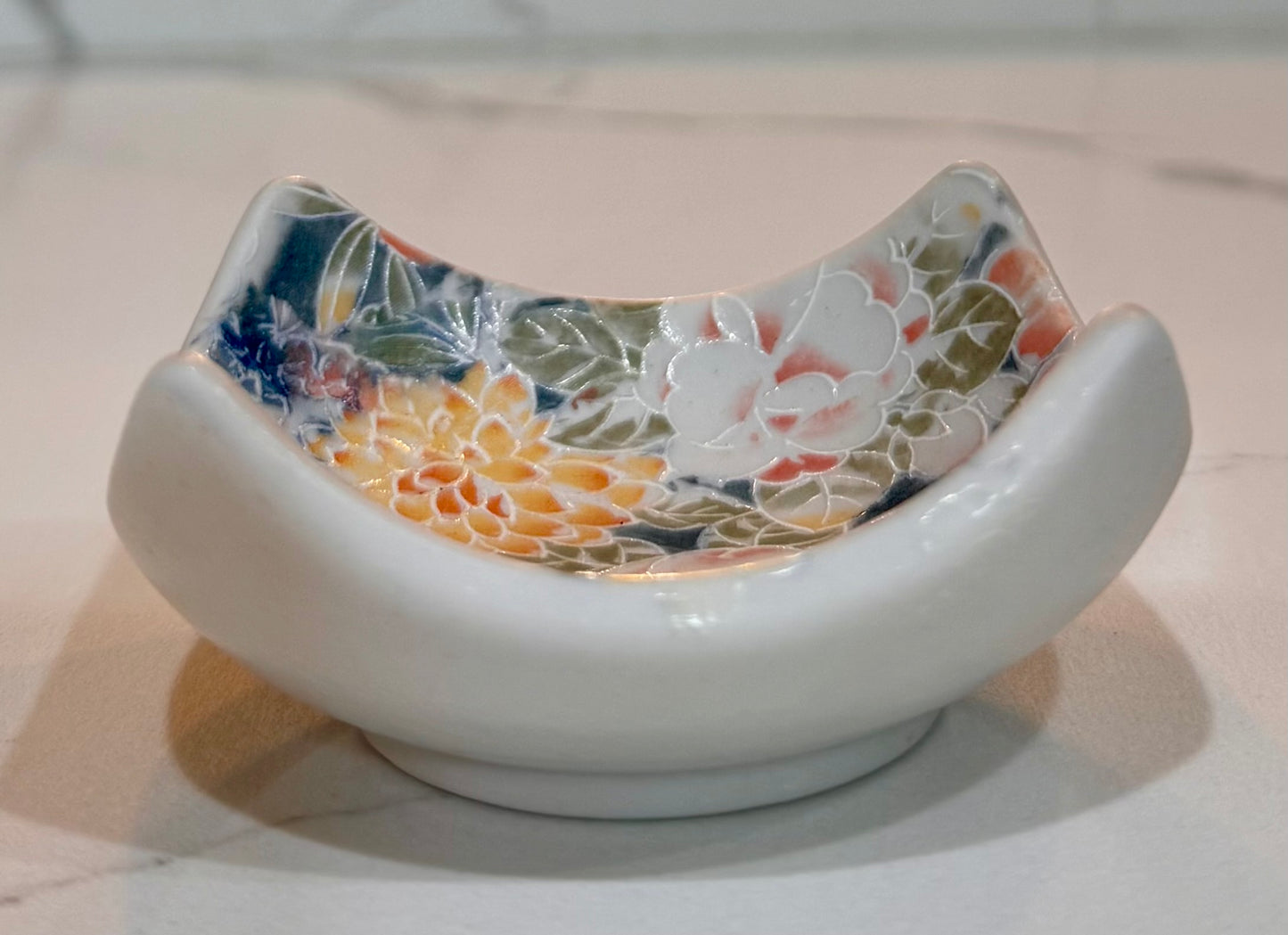 Curved Floral Bouquet Dish