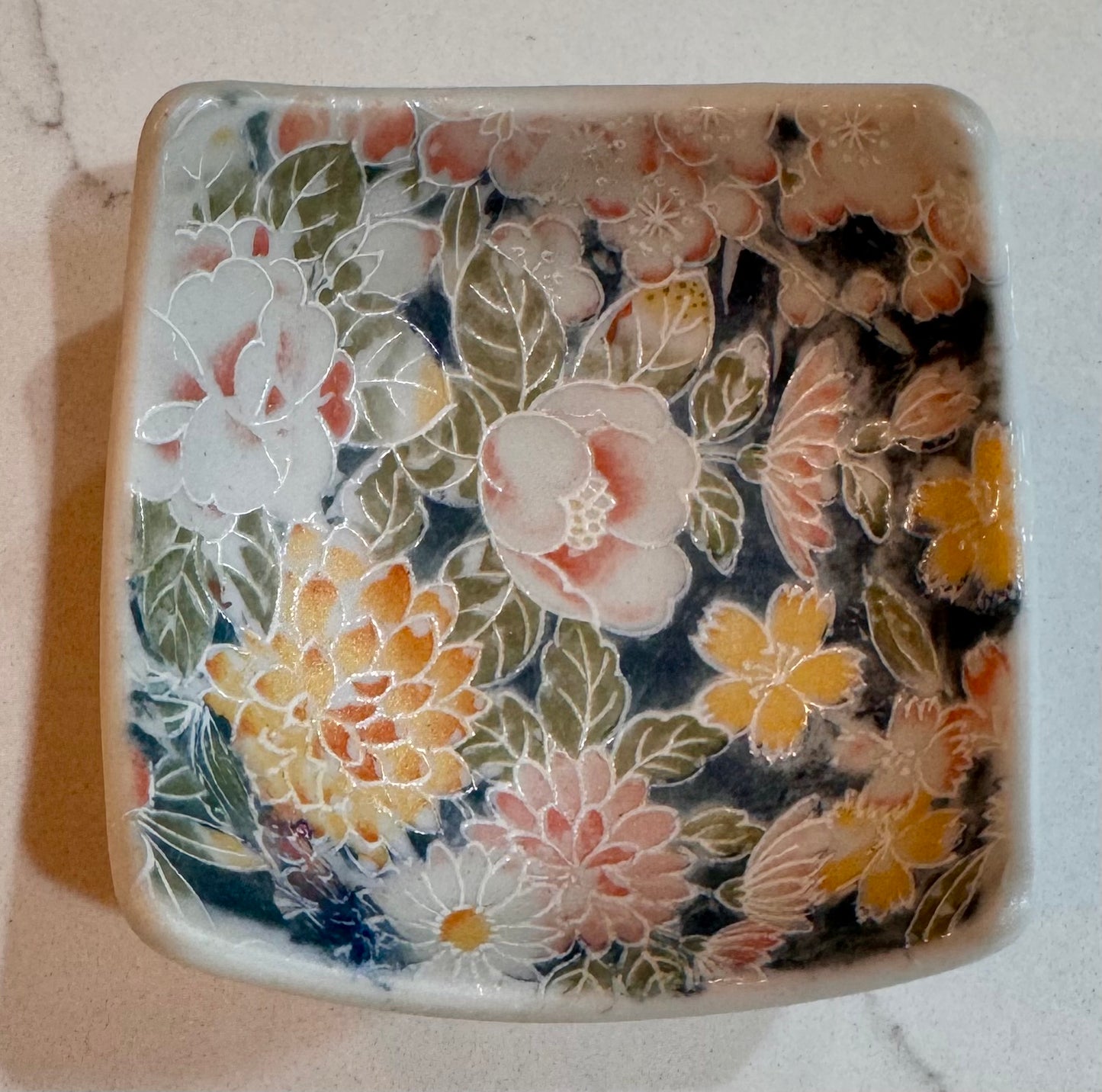Curved Floral Bouquet Dish