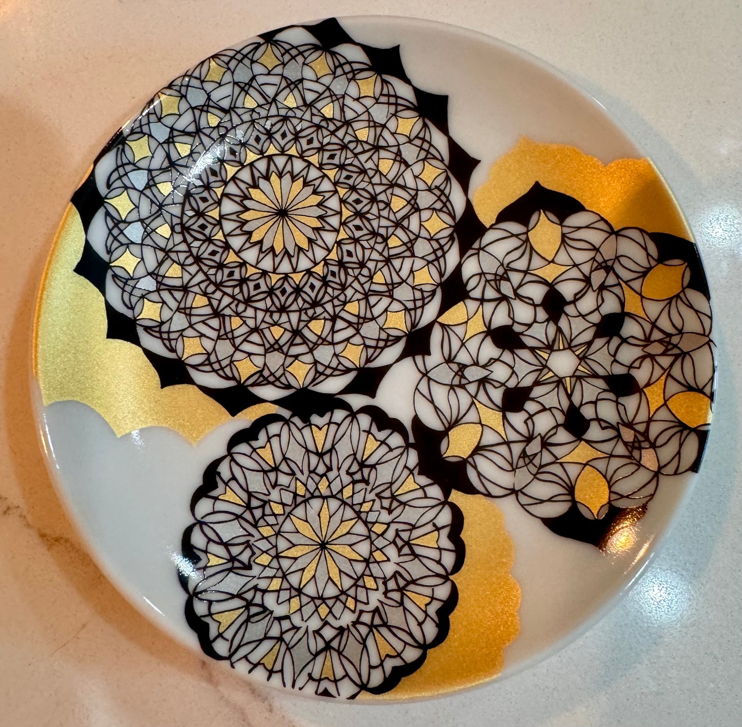 Kutani Modern Geo Gold Leaf Plate